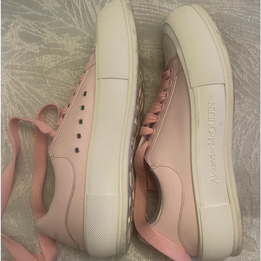 Alexander Mq Queen oversized low top sneakers pink